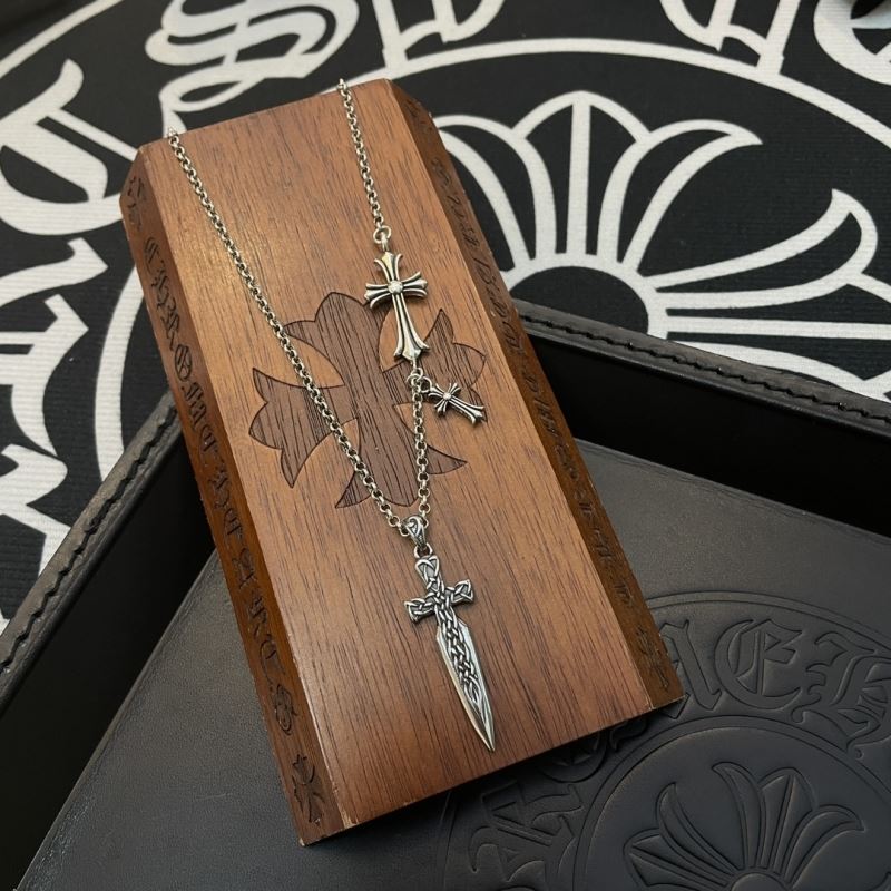 Ch*0me He**ts necklaces